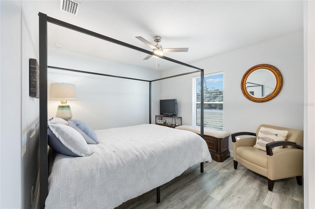 For Sale: $299,900 (4 beds, 2 baths, 1624 Square Feet)