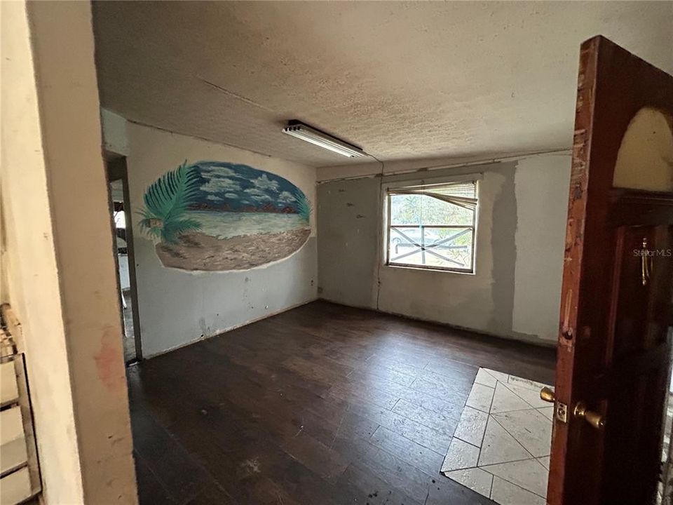 На продажу: $79,900 (2 спален, 1 ванн, 881 Квадратных фут)