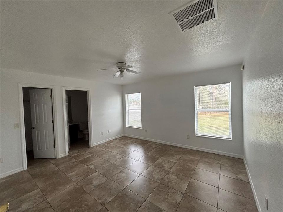 出租: $1,600 (3 贝兹, 2 浴室, 1317 平方英尺)