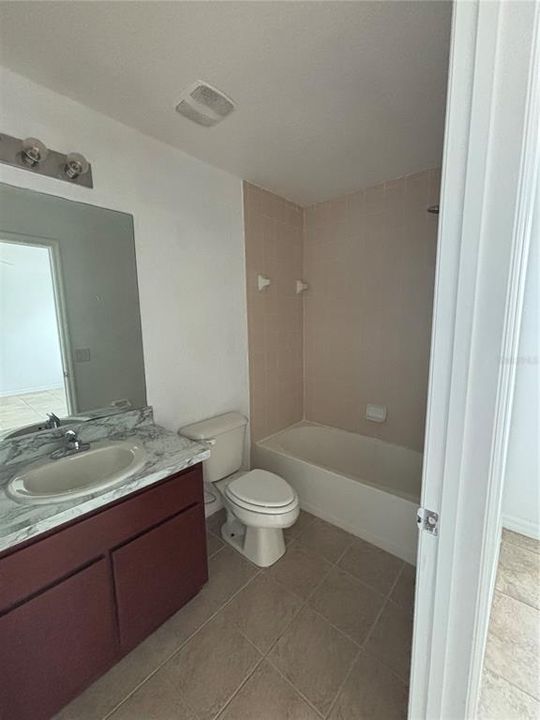 出租: $1,600 (3 贝兹, 2 浴室, 1317 平方英尺)