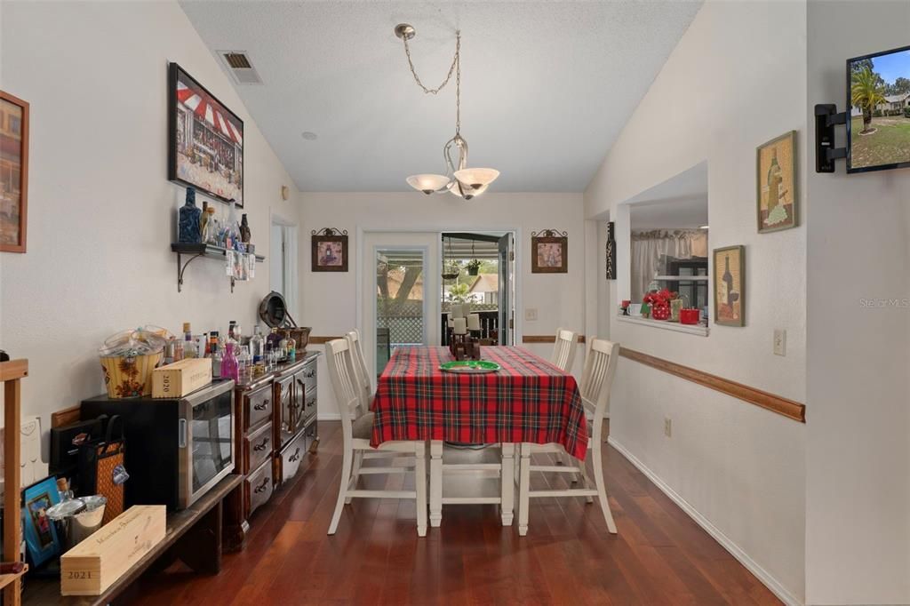 En Venta: $345,000 (3 camas, 2 baños, 1632 Pies cuadrados)