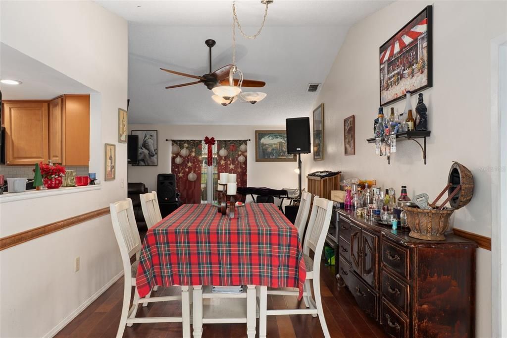 En Venta: $345,000 (3 camas, 2 baños, 1632 Pies cuadrados)