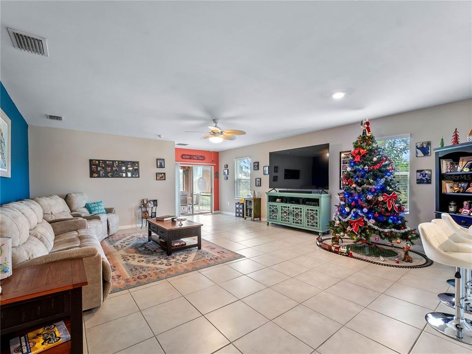 待售: $329,900 (3 贝兹, 2 浴室, 1744 平方英尺)