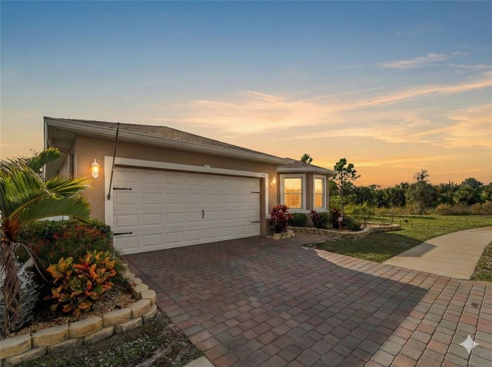 For Sale: $329,900 (3 beds, 2 baths, 1744 Square Feet)