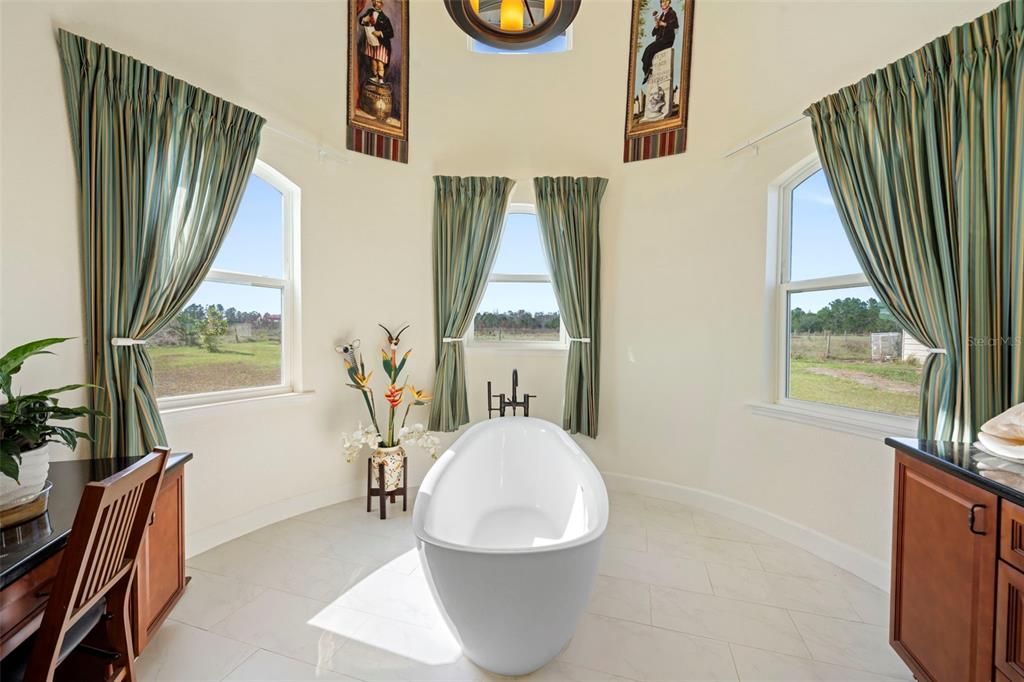 For Sale: $839,999 (4 beds, 4 baths, 3489 Square Feet)