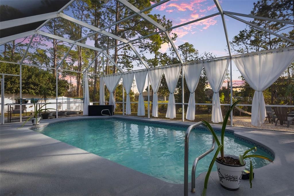 На продажу: $389,900 (3 спален, 2 ванн, 1704 Квадратных фут)