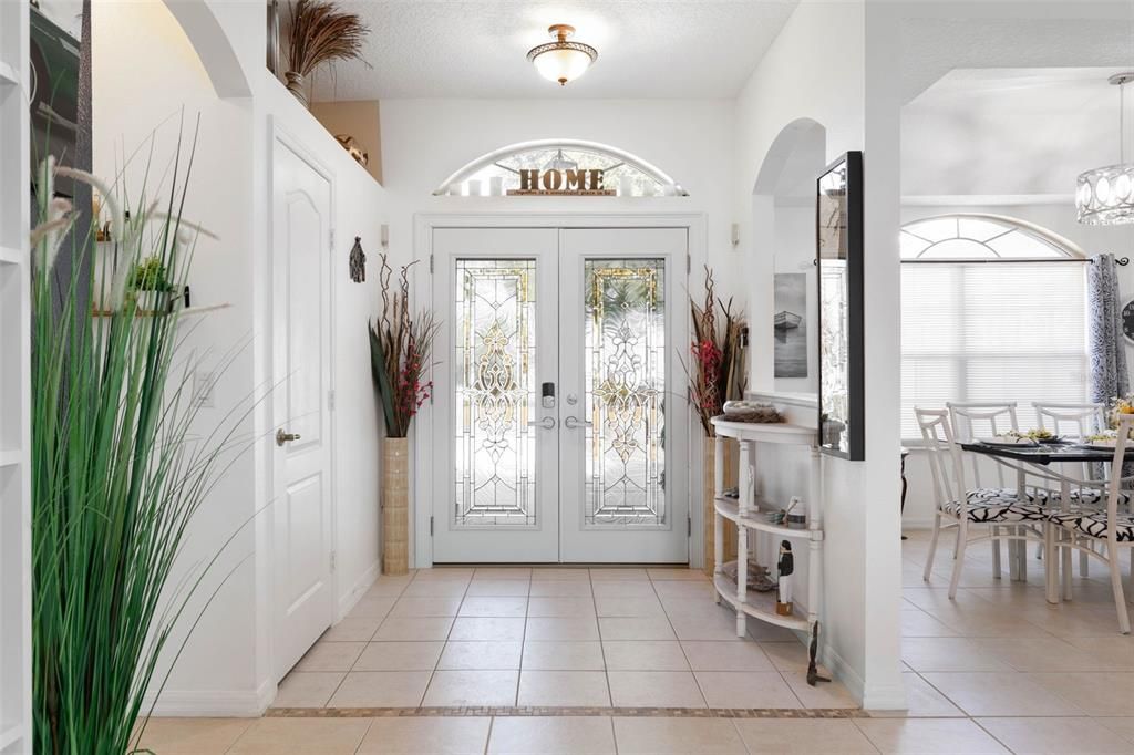 На продажу: $389,900 (3 спален, 2 ванн, 1704 Квадратных фут)