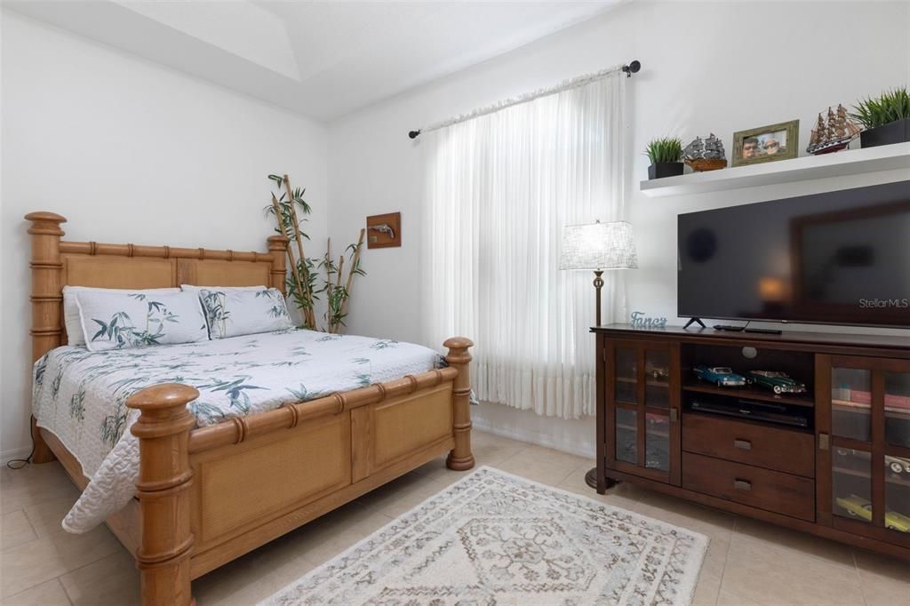 На продажу: $389,900 (3 спален, 2 ванн, 1704 Квадратных фут)