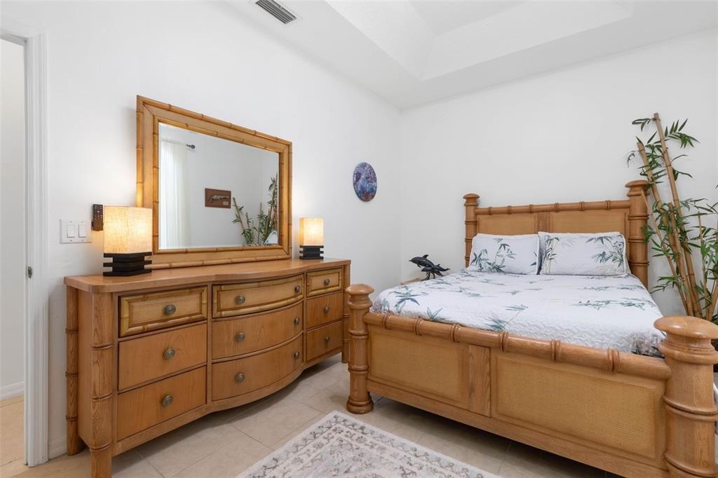 На продажу: $389,900 (3 спален, 2 ванн, 1704 Квадратных фут)