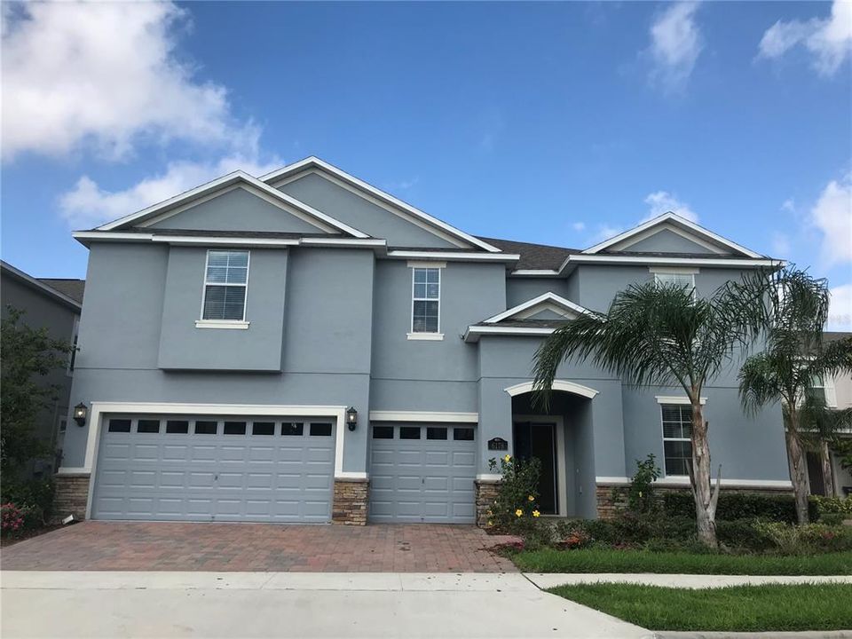 For Rent: $3,700 (7 beds, 4 baths, 4081 Square Feet)