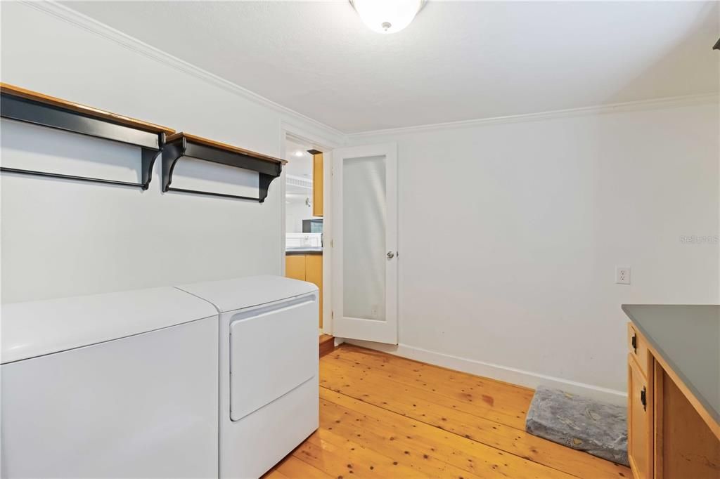 待售: $340,000 (2 贝兹, 2 浴室, 1272 平方英尺)