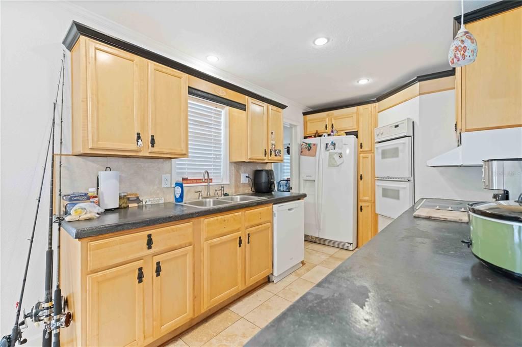 待售: $340,000 (2 贝兹, 2 浴室, 1272 平方英尺)