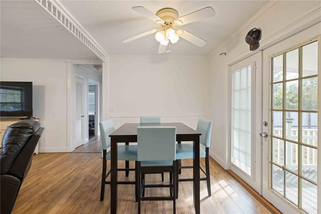 待售: $340,000 (2 贝兹, 2 浴室, 1272 平方英尺)