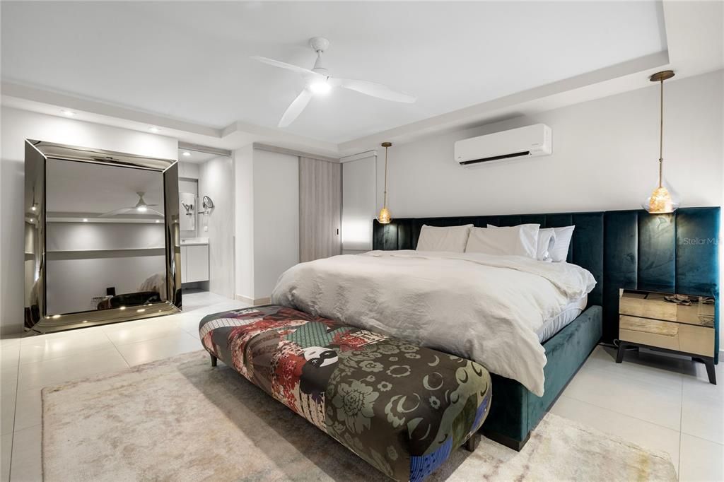 For Rent: $9,000 (3 beds, 2 baths, 1913 Square Feet)