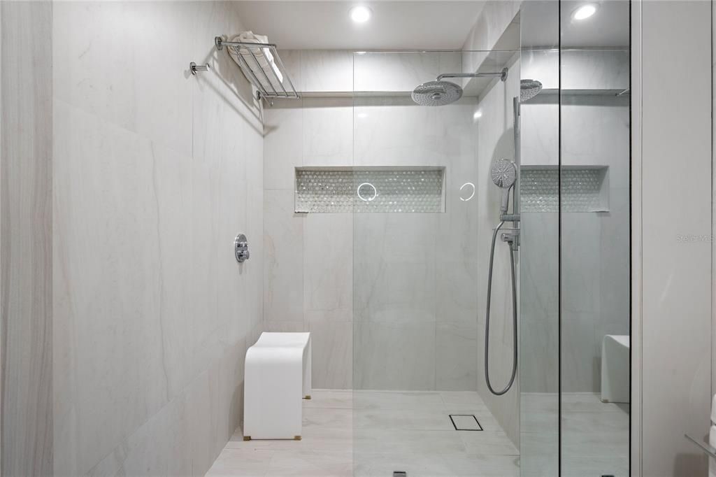 For Rent: $9,000 (3 beds, 2 baths, 1913 Square Feet)