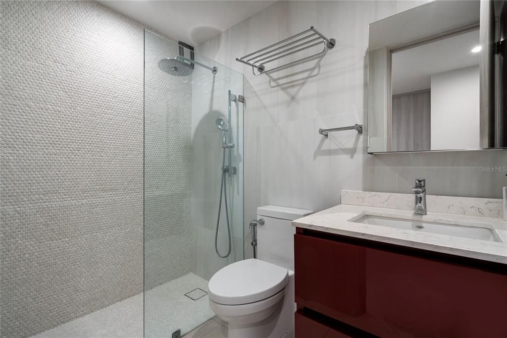 For Rent: $9,000 (3 beds, 2 baths, 1913 Square Feet)