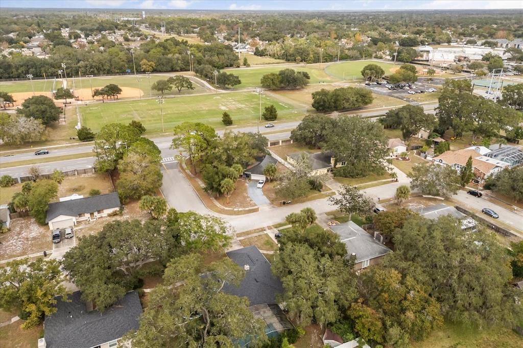 На продажу: $415,000 (4 спален, 2 ванн, 1683 Квадратных фут)