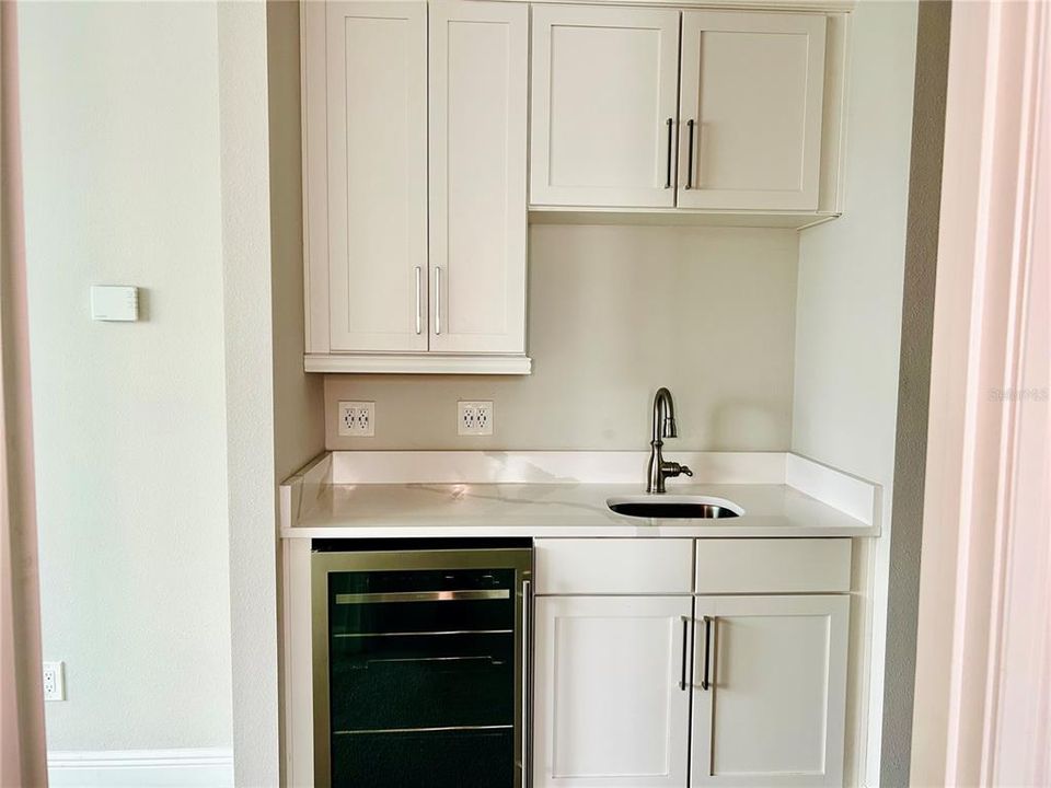 В аренду: $6,000 (10 спален, 9 ванн, 5170 Квадратных фут)