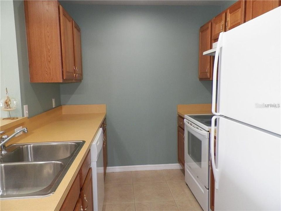 For Sale: $175,000 (2 beds, 1 baths, 1102 Square Feet)