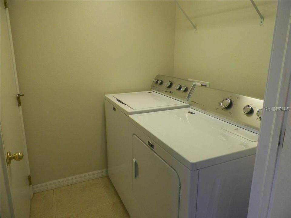 For Sale: $175,000 (2 beds, 1 baths, 1102 Square Feet)