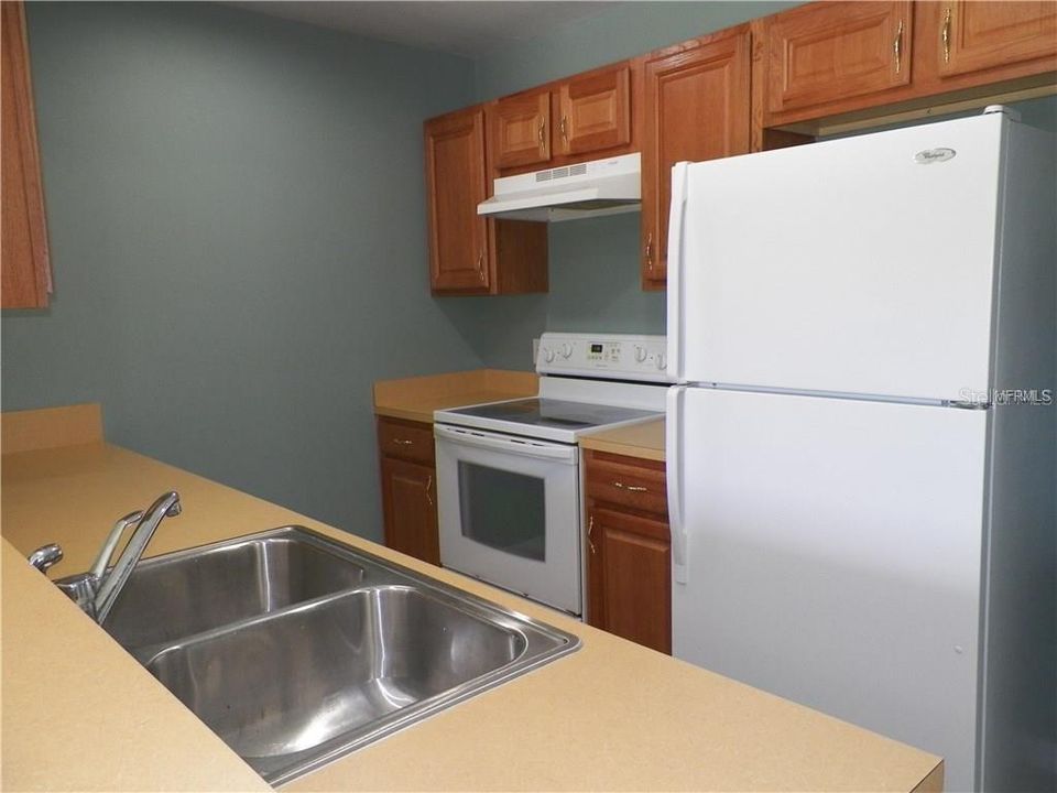 For Sale: $175,000 (2 beds, 1 baths, 1102 Square Feet)