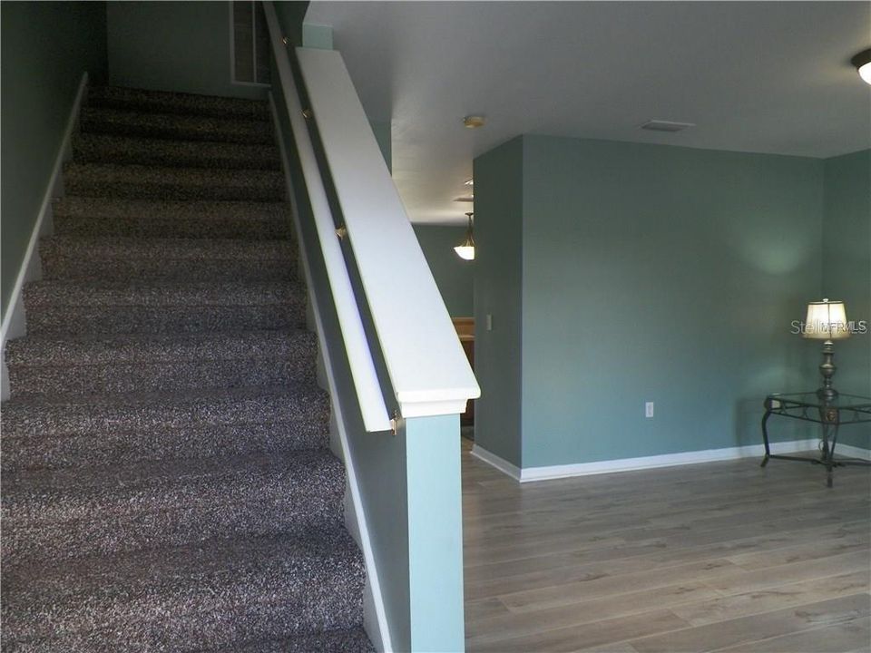 For Sale: $175,000 (2 beds, 1 baths, 1102 Square Feet)