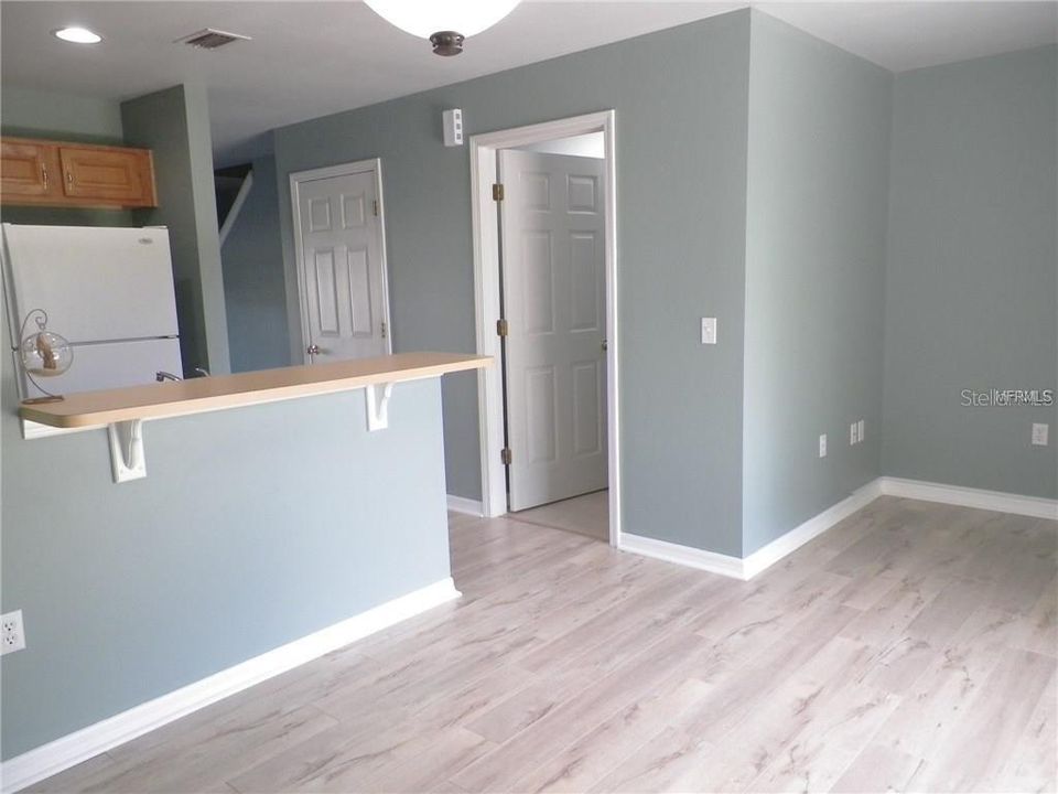 For Sale: $175,000 (2 beds, 1 baths, 1102 Square Feet)