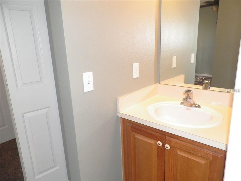 For Sale: $175,000 (2 beds, 1 baths, 1102 Square Feet)