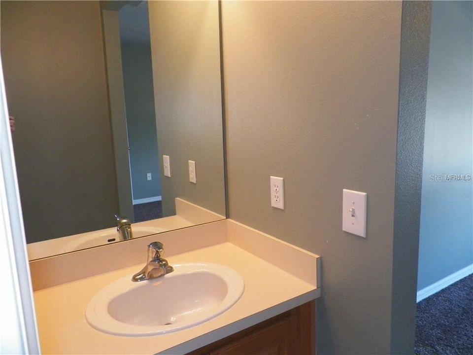 For Sale: $175,000 (2 beds, 1 baths, 1102 Square Feet)