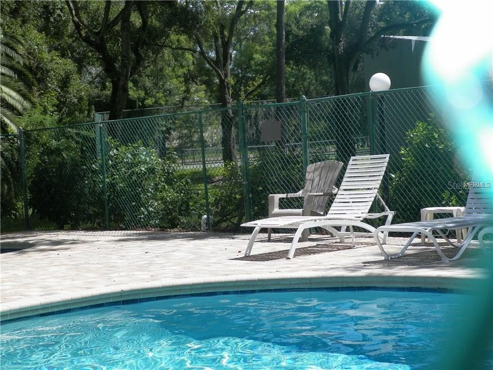 For Sale: $175,000 (2 beds, 1 baths, 1102 Square Feet)