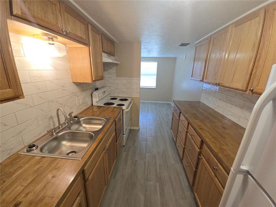 For Sale: $225,000 (4 beds, 0 baths, 1134 Square Feet)