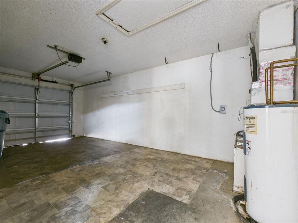 待售: $600,000 (8 贝兹, 0 浴室, 4644 平方英尺)