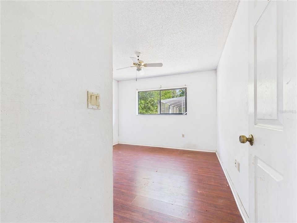 待售: $600,000 (8 贝兹, 0 浴室, 4644 平方英尺)