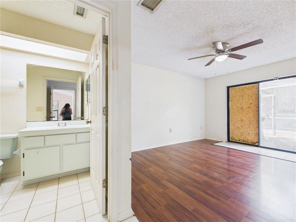 待售: $600,000 (8 贝兹, 0 浴室, 4644 平方英尺)