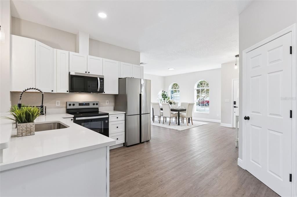 待售: $465,000 (4 贝兹, 2 浴室, 1825 平方英尺)