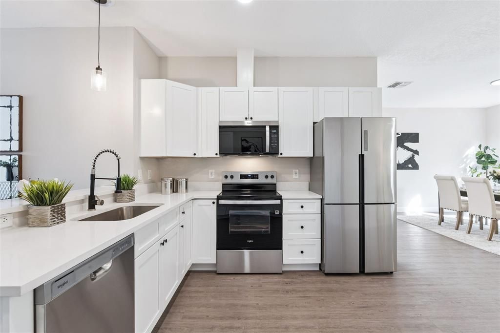 待售: $465,000 (4 贝兹, 2 浴室, 1825 平方英尺)