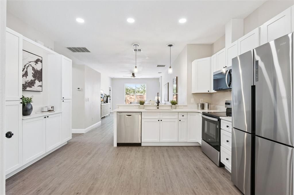 待售: $465,000 (4 贝兹, 2 浴室, 1825 平方英尺)