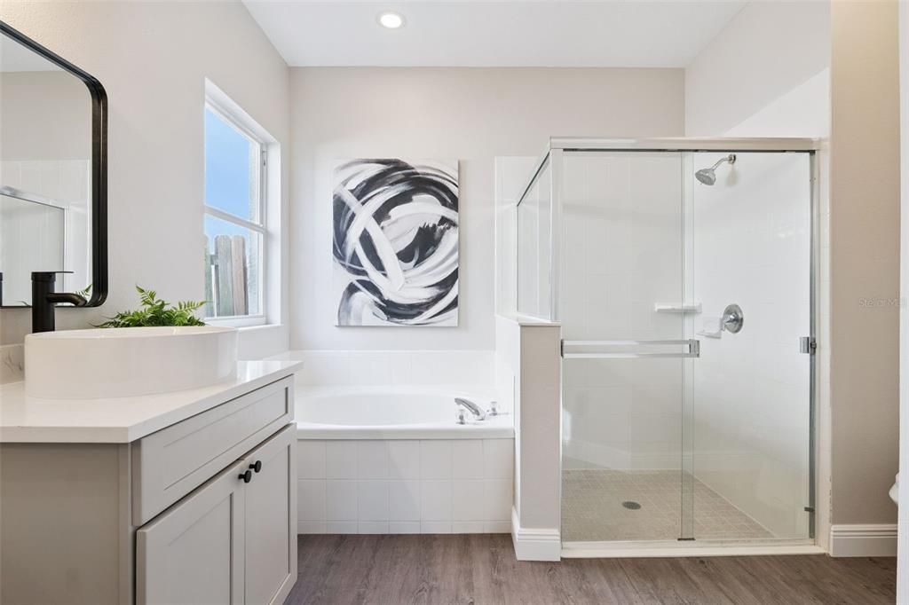 待售: $465,000 (4 贝兹, 2 浴室, 1825 平方英尺)