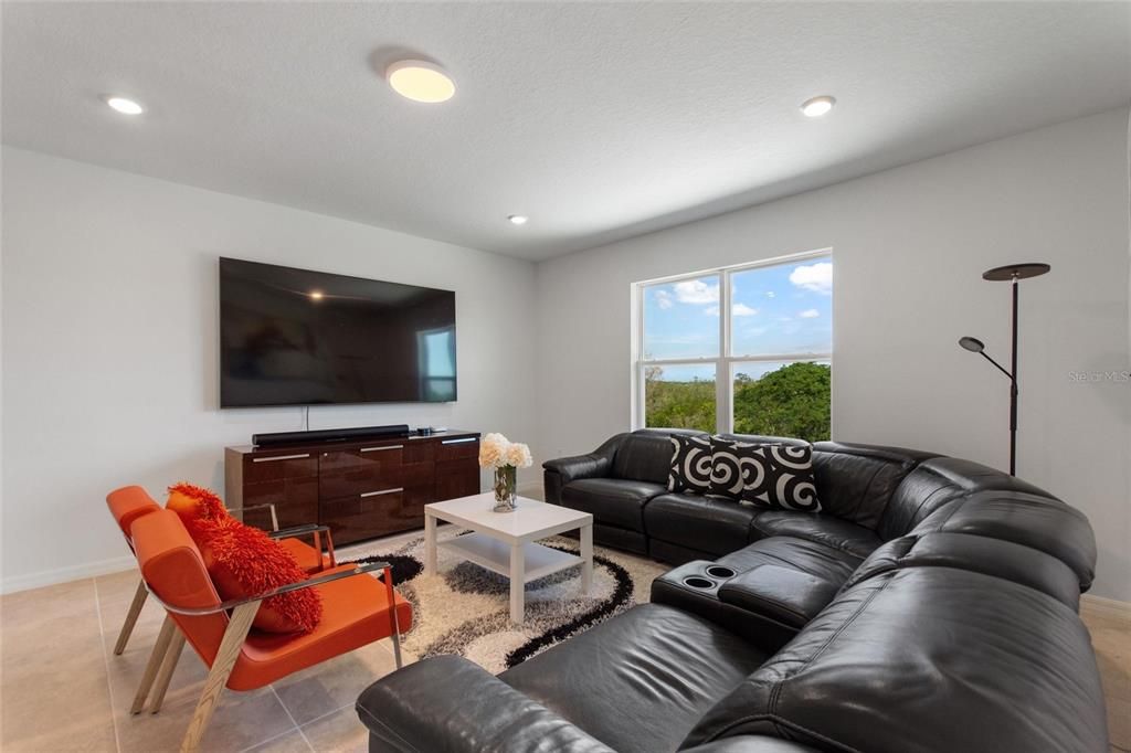 For Sale: $360,000 (4 beds, 2 baths, 1850 Square Feet)