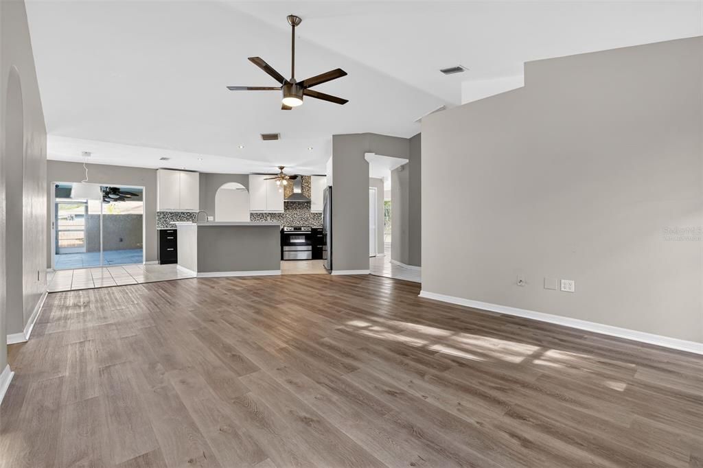 For Sale: $336,500 (3 beds, 2 baths, 2019 Square Feet)