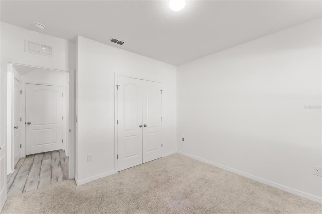 For Sale: $400,000 (5 beds, 3 baths, 2696 Square Feet)