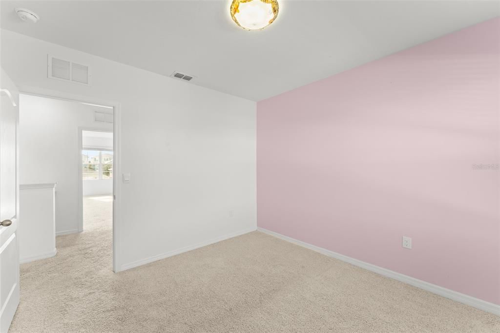 For Sale: $400,000 (5 beds, 3 baths, 2696 Square Feet)