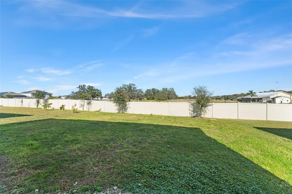 For Sale: $400,000 (5 beds, 3 baths, 2696 Square Feet)