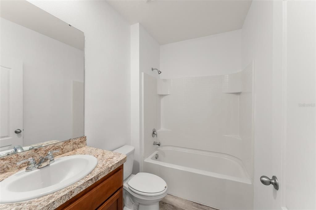 For Sale: $400,000 (5 beds, 3 baths, 2696 Square Feet)