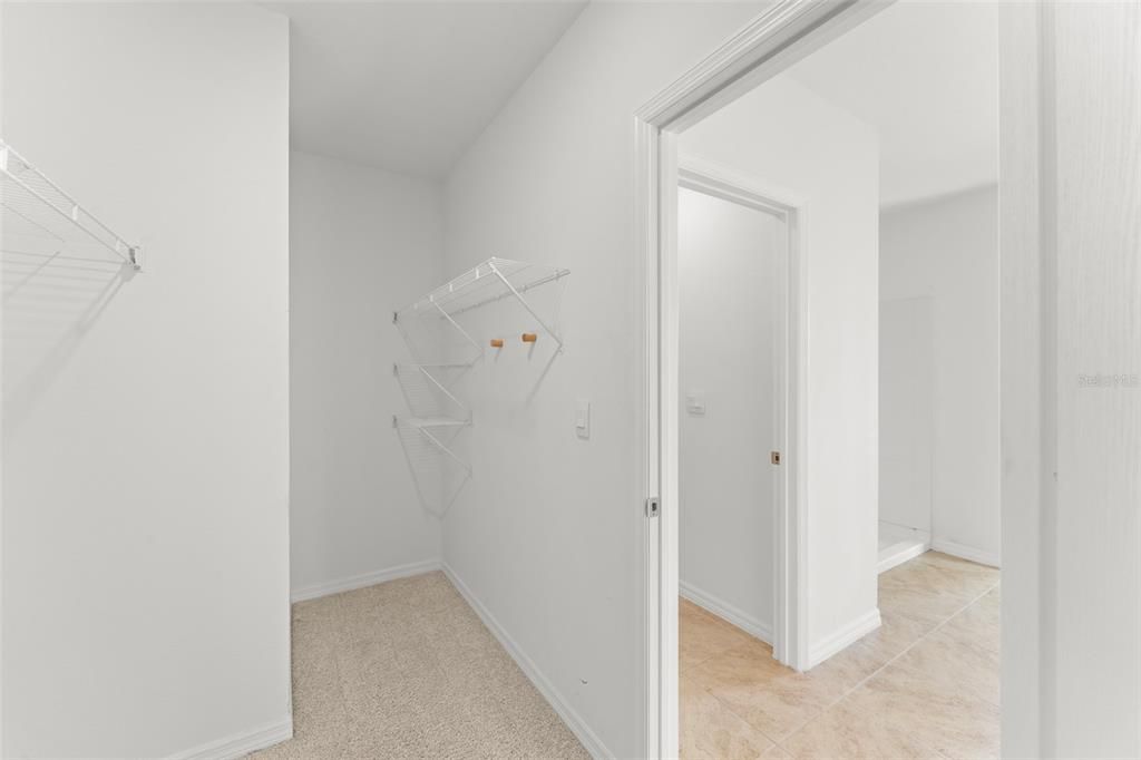 For Sale: $400,000 (5 beds, 3 baths, 2696 Square Feet)