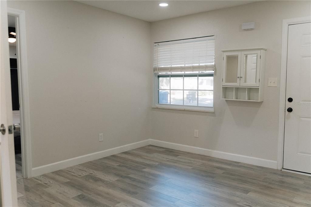 For Sale: $374,900 (3 beds, 3 baths, 1501 Square Feet)