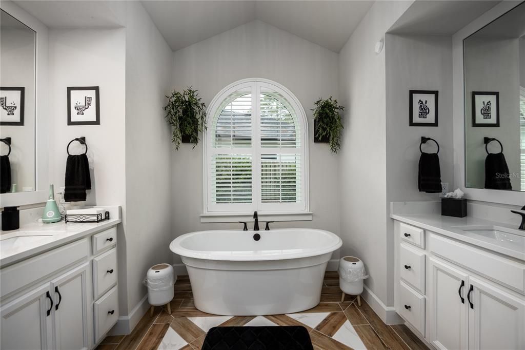 En Venta: $799,000 (4 camas, 2 baños, 2487 Pies cuadrados)