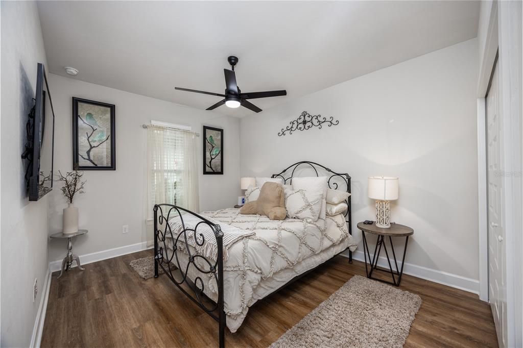 En Venta: $799,000 (4 camas, 2 baños, 2487 Pies cuadrados)