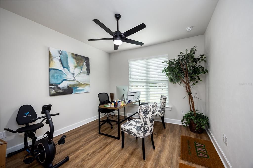 En Venta: $799,000 (4 camas, 2 baños, 2487 Pies cuadrados)