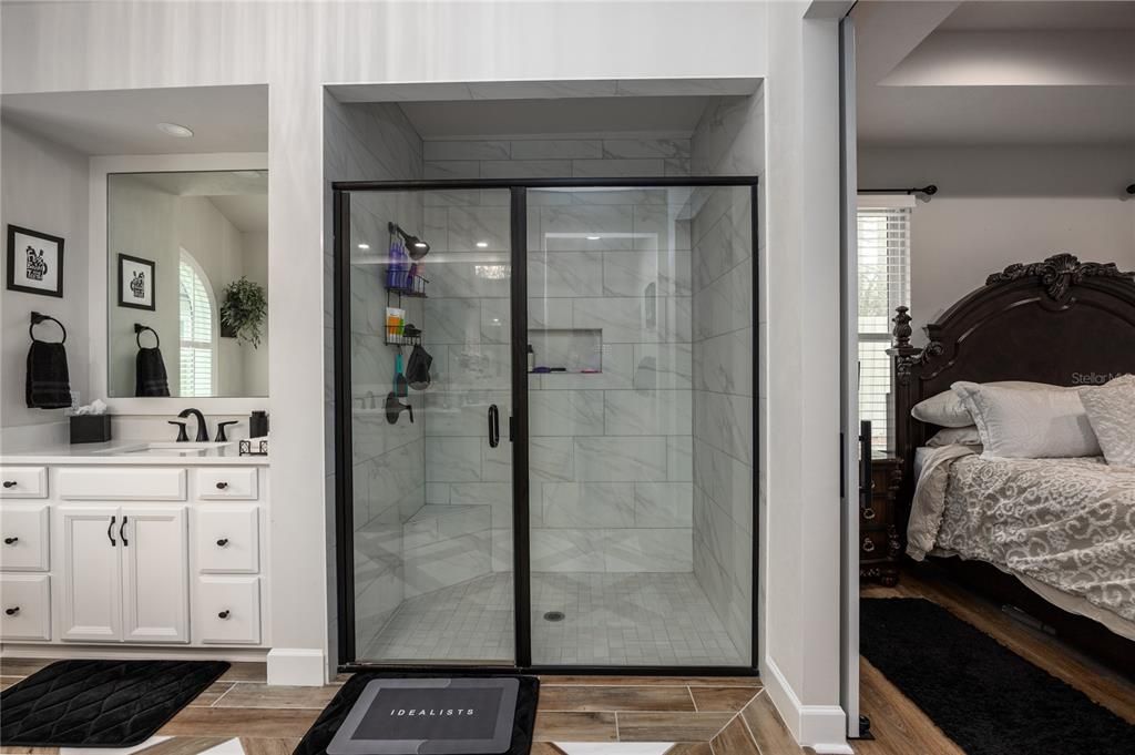 En Venta: $799,000 (4 camas, 2 baños, 2487 Pies cuadrados)